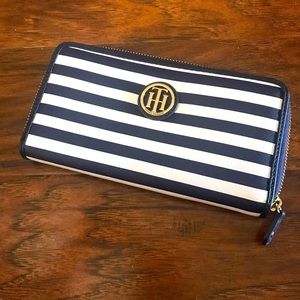 Tommy Hilfiger wallet